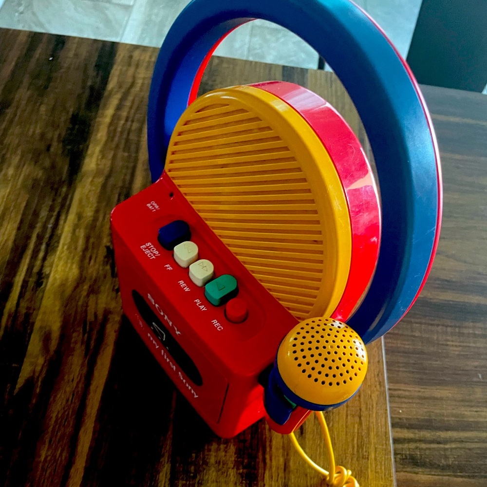 My First Sony in perfect condition!!! No dings or scratches. Plays music well!